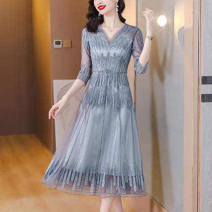 【S-4XL】 刺繍 脚長効果 ぴったりしたサイズ感 自宅で洗える 七分袖 エレガント ドレス